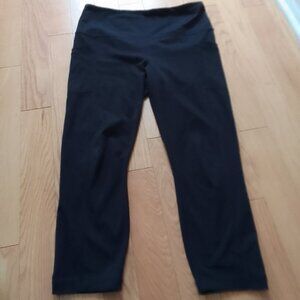 Yogalicious iltra soft black capri leggings (size large)